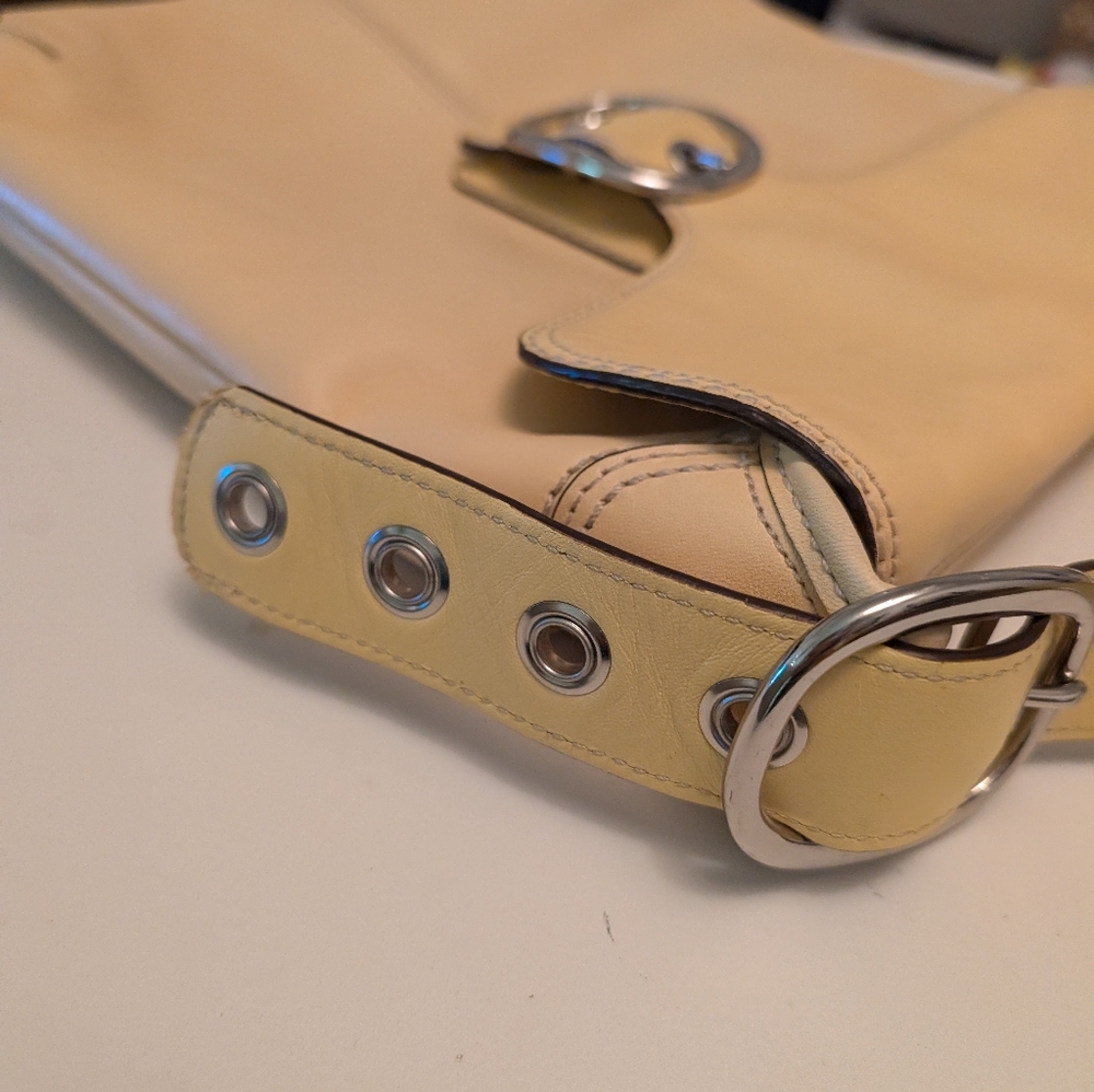 Vintage Coach Yellow Leather Bleecker Crossbody Shoulder Bag F13355 - Picture 4 of 14
